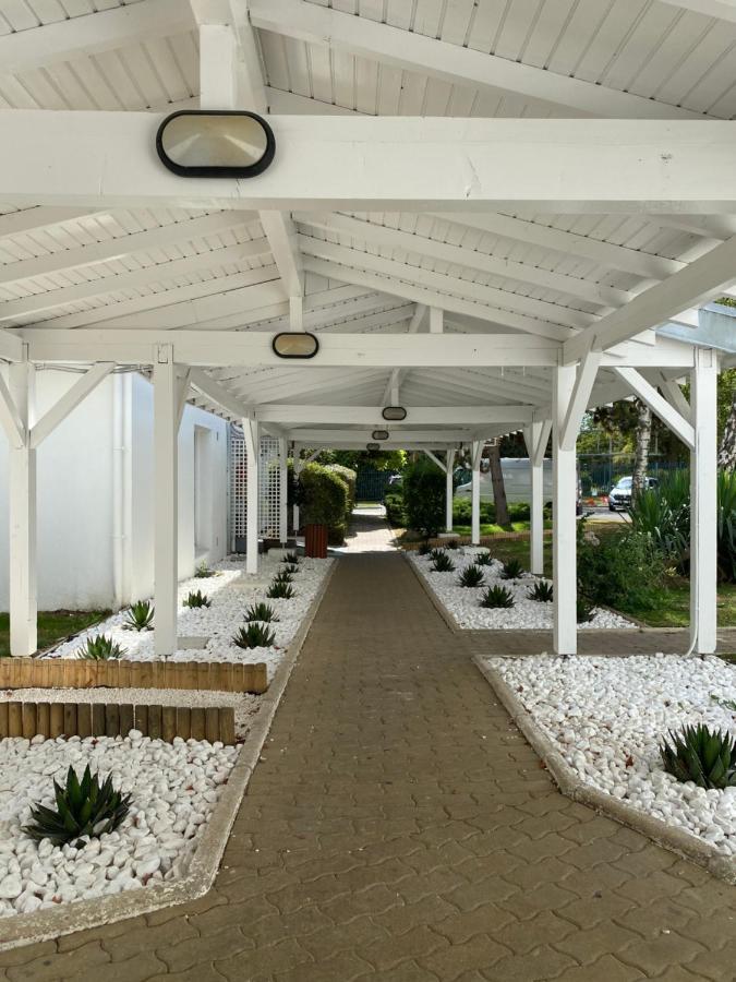 Greet Hotel Villeneuve La Garenne - Renove Eksteriør billede