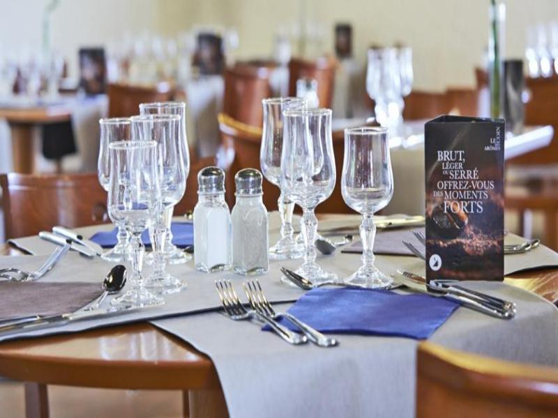 Greet Hotel Villeneuve La Garenne - Renove Eksteriør billede