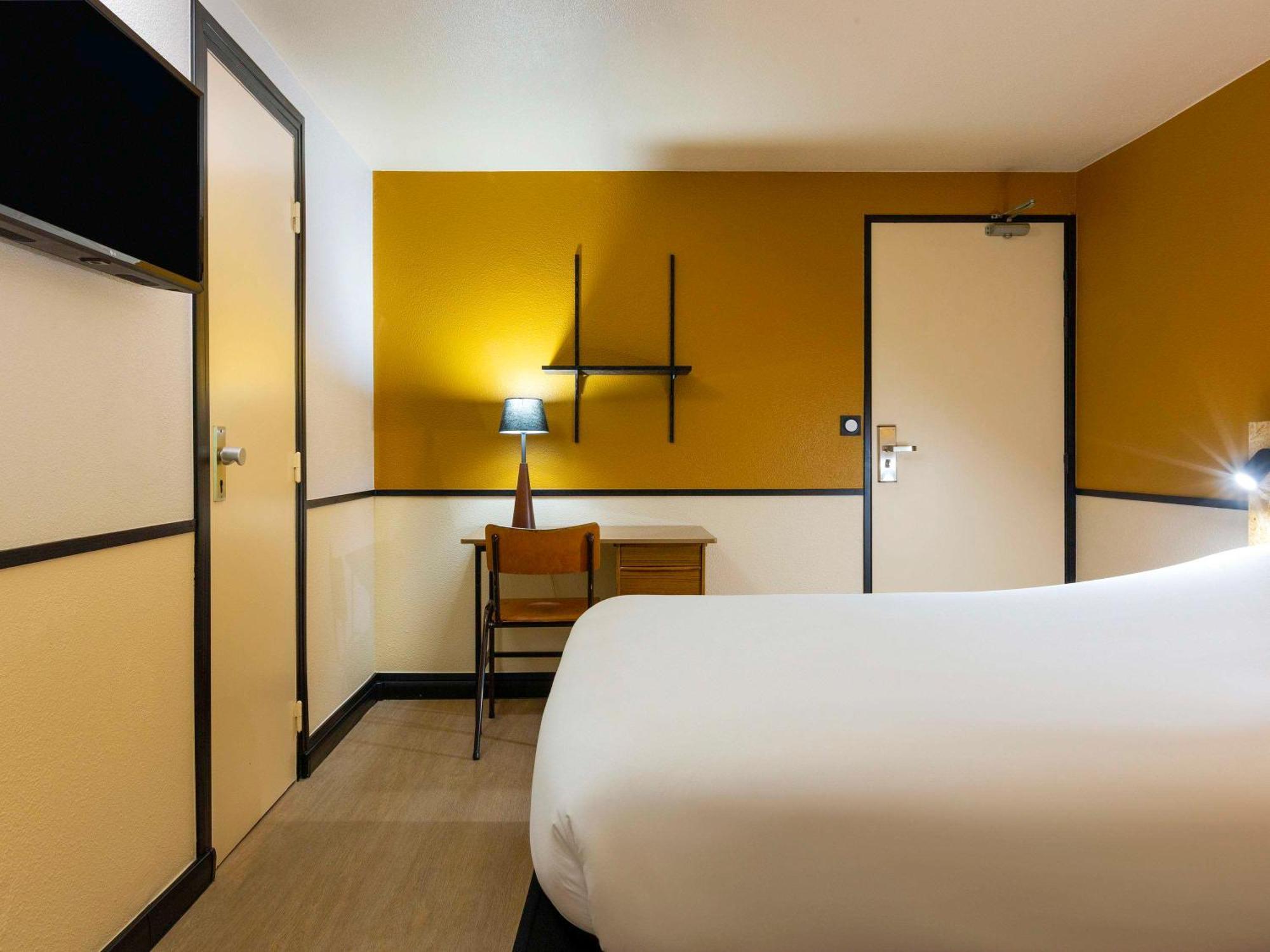 Greet Hotel Villeneuve La Garenne - Renove Eksteriør billede