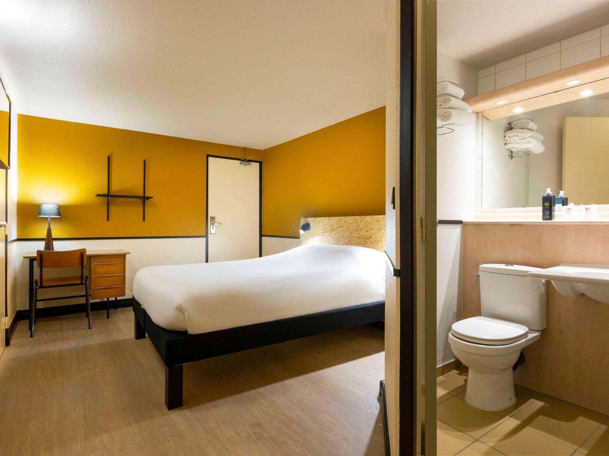Greet Hotel Villeneuve La Garenne - Renove Eksteriør billede