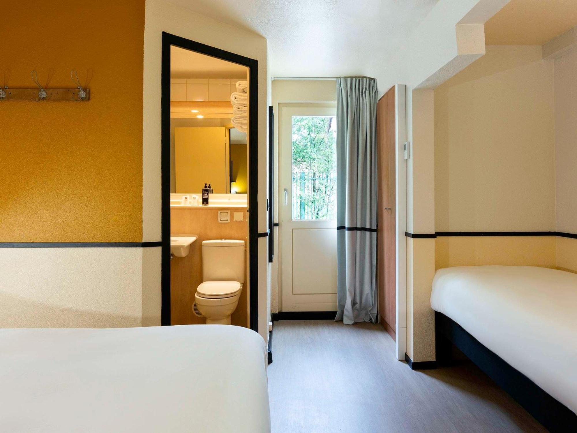 Greet Hotel Villeneuve La Garenne - Renove Eksteriør billede
