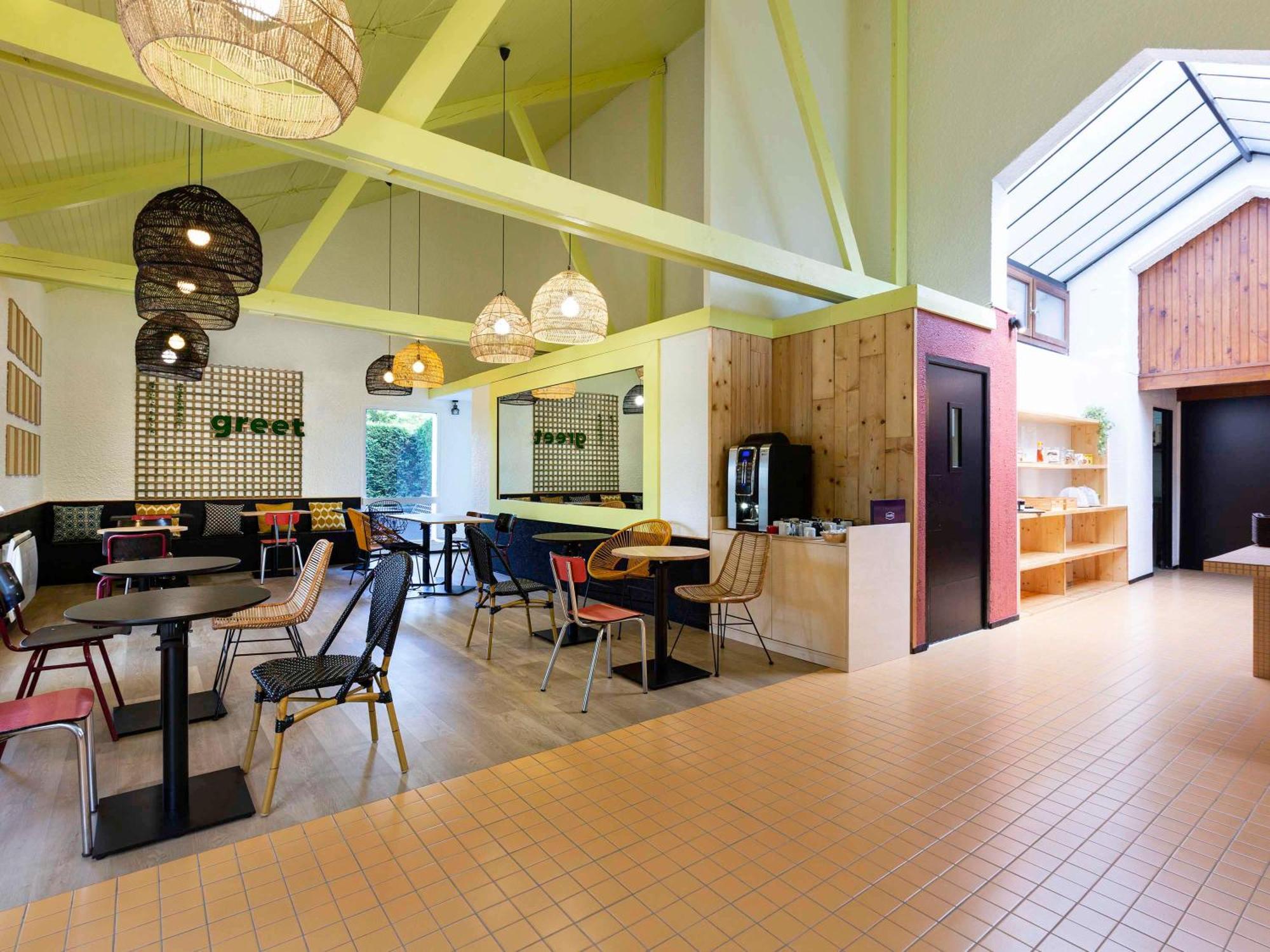 Greet Hotel Villeneuve La Garenne - Renove Eksteriør billede