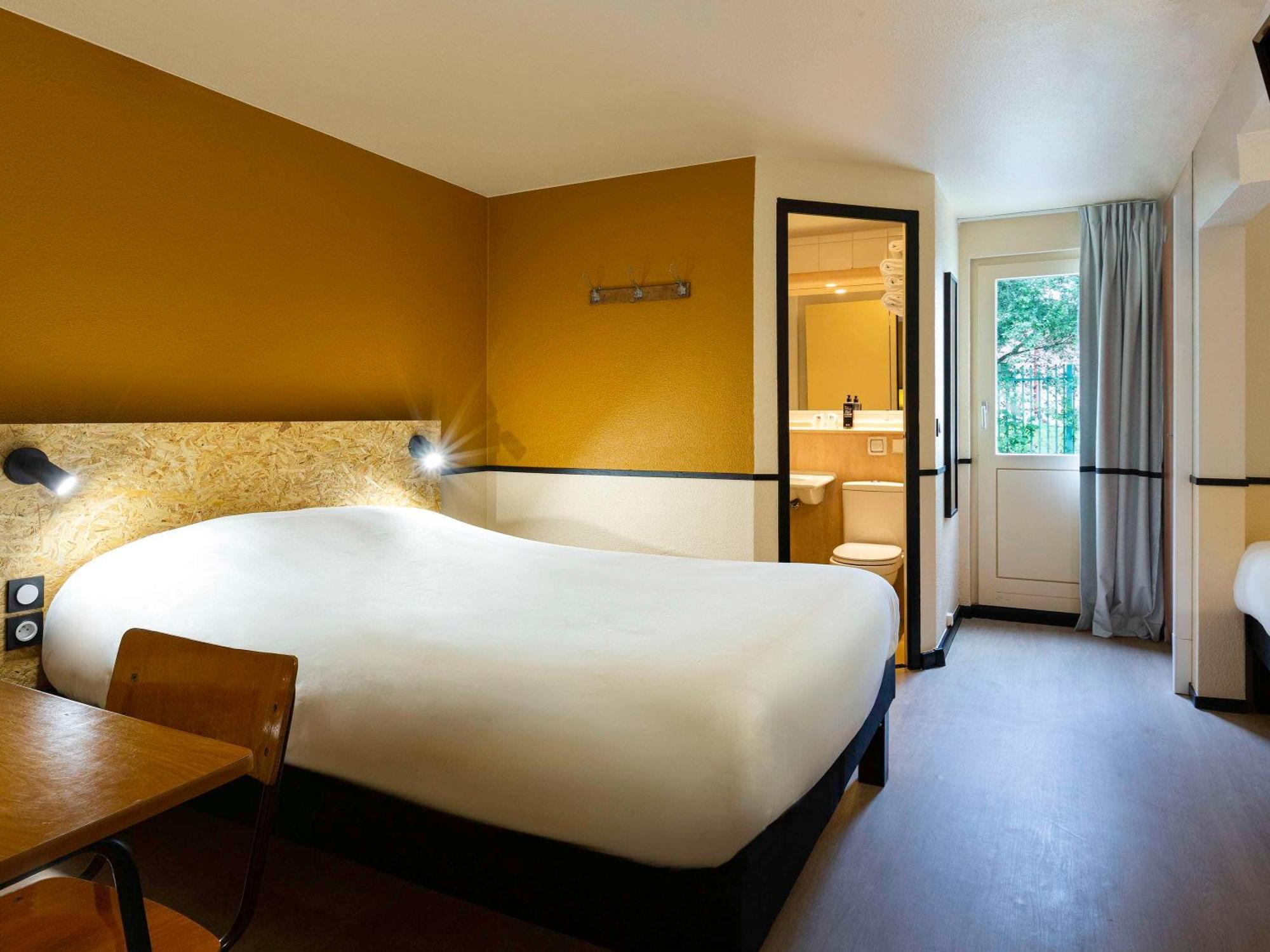 Greet Hotel Villeneuve La Garenne - Renove Eksteriør billede