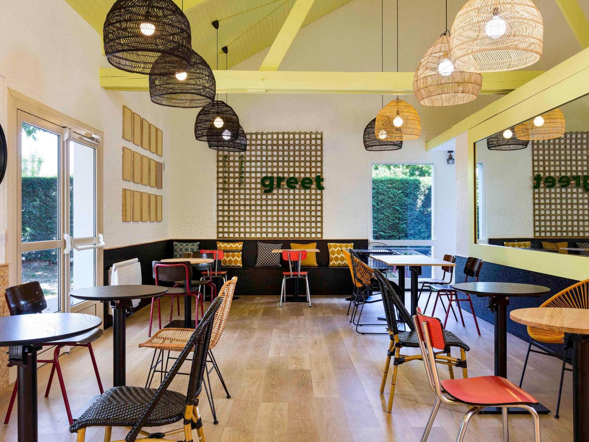 Greet Hotel Villeneuve La Garenne - Renove Eksteriør billede