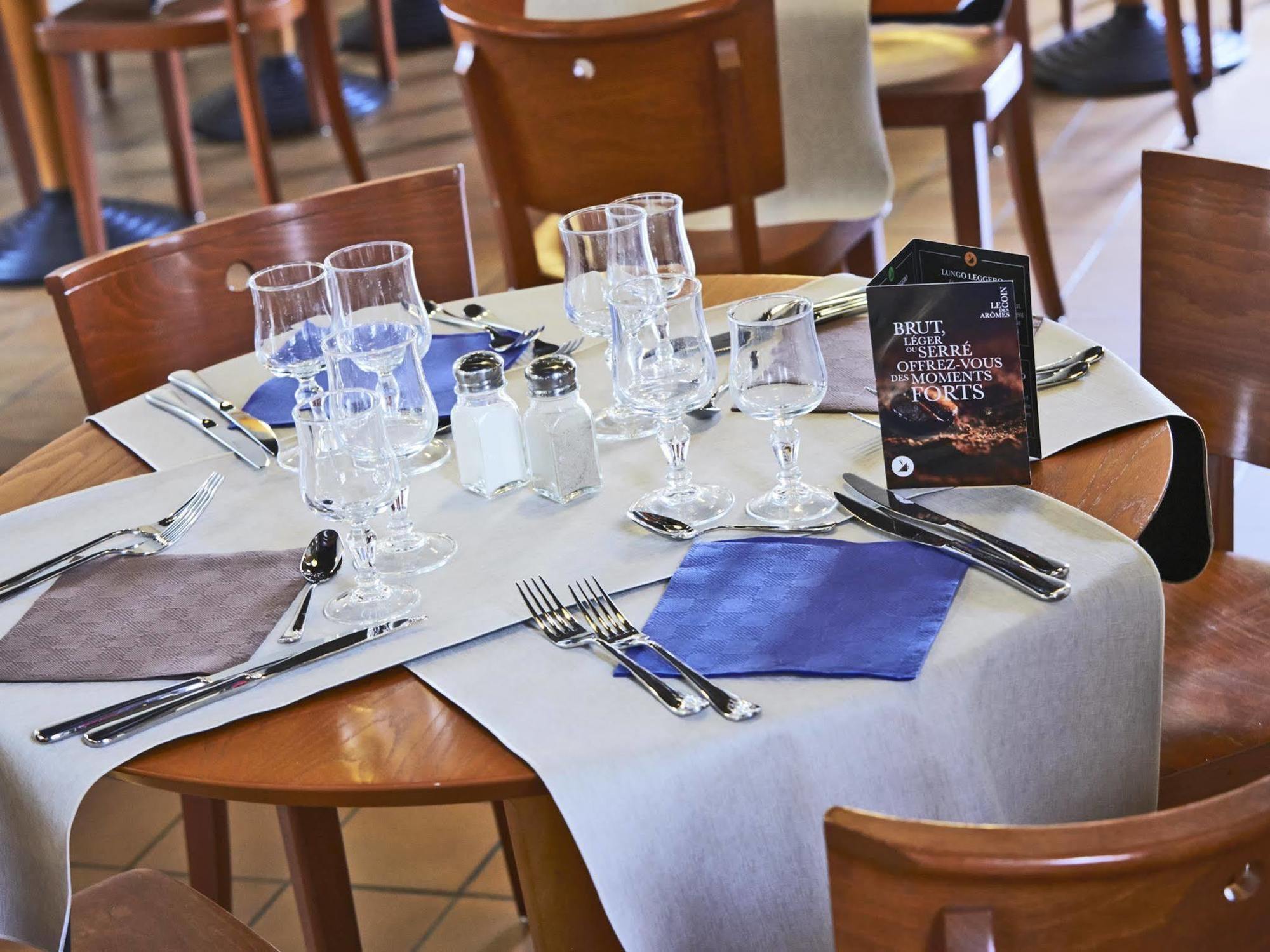 Greet Hotel Villeneuve La Garenne - Renove Eksteriør billede